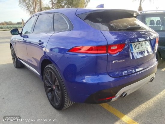 Jaguar F-Pace F-PACE S 3.0 TDV6 300 CV de 2016 con 246.000 Km por 20.000 EUR. en Murcia