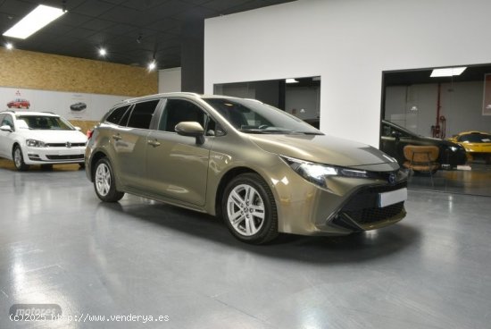 Toyota Corolla Touring Sports 125H Active Tech E-CVT 122 CV de 2020 con 107.000 Km por 17.900 EUR. e