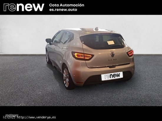 Renault Clio ZEN TCE de 2019 con 92.600 Km por 12.900 EUR. en Madrid