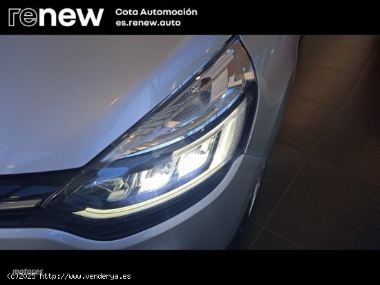 Renault Clio ZEN TCE de 2019 con 92.600 Km por 12.900 EUR. en Madrid