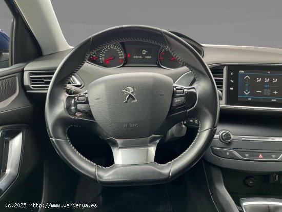 Peugeot 308 - 