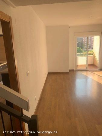 SE VENDE ATICO-DUPLEX EN EDIFICIO, LUMINOSO Y CON DOS TERRAZAS - MURCIA