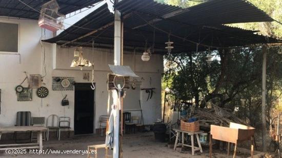 VIVIVENDA A REFORMAR CON PISCINA Y TERRENO EN EL ROMERAL - MURCIA