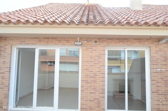 ÁTICO DUPLEX ABUHARDILLADO CON GARAJE ¡¡¡ SIN COMISIONES INMOBILIARIAS !!!! - VALENCIA