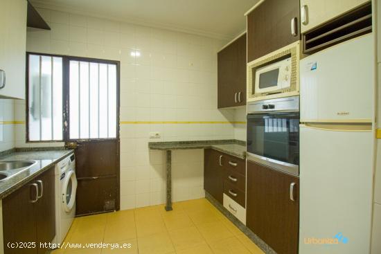 VIVIENDA DE 2 DORMITORIOS AMUEBLADA - BADAJOZ