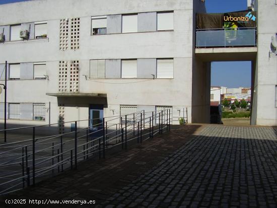 PISO DE 3 DORMITORIOS CON GARAJE EN PARDALERAS - BADAJOZ