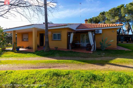 Chalet en parcela de 7.500 m² en Carretera de Sevilla (Badajoz). Todo Registrado. Financiable - BAD