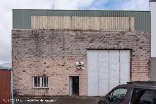  Nave con aparcamiento y grúa de 5 toneladas en Narón, polígono de Río do Pozo - A CORUÑA 