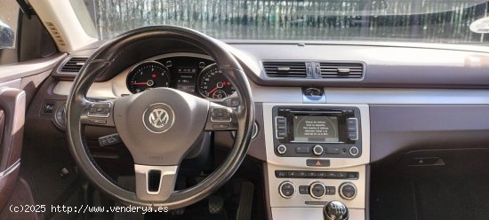 Volkswagen Passat 2.0 TDI VARIANT HIGHLINE - Madrid