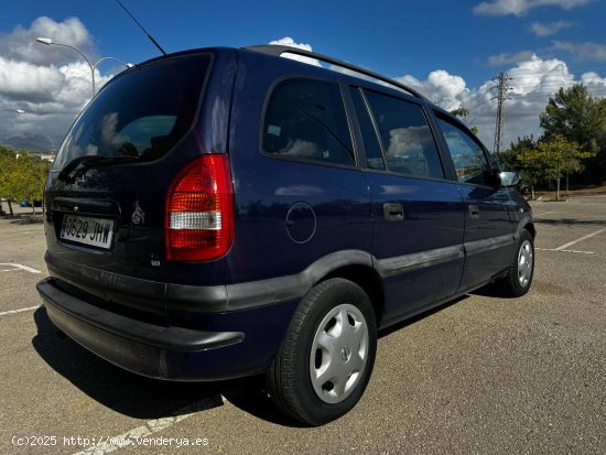 Opel Zafira 1.6 16V COMFORT - 