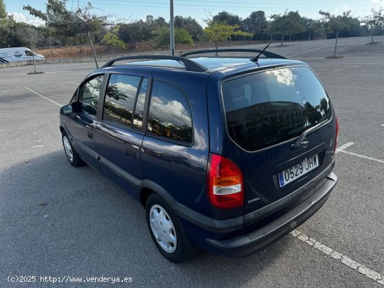 Opel Zafira 1.6 16V COMFORT - 