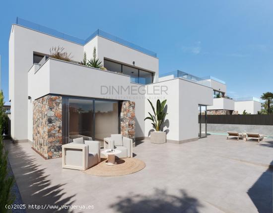 Villas de nueva construcción en un exclusivo complejo cerrado en Murcia, cerca de la playa del Mar 