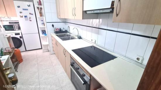 SE VENDE APARTAMENTO DE TRES DORMITORIOS EN BENIDORM. - ALICANTE