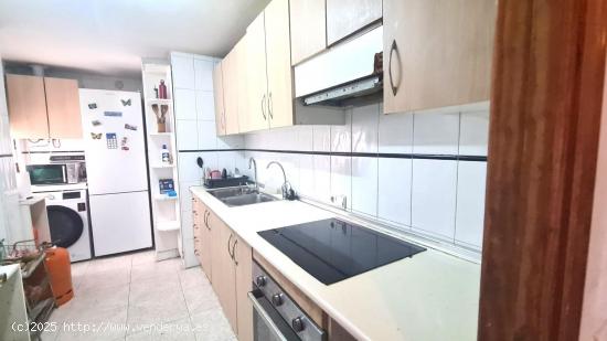 SE VENDE APARTAMENTO DE TRES DORMITORIOS EN BENIDORM. - ALICANTE