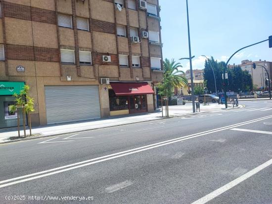 ESTUPENDO LOCAL EN ALQUILER EN ARABIAL JUNTO AL RÍO - GRANADA