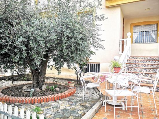 Se vende chalet en la pedanía de la Raya. - MURCIA