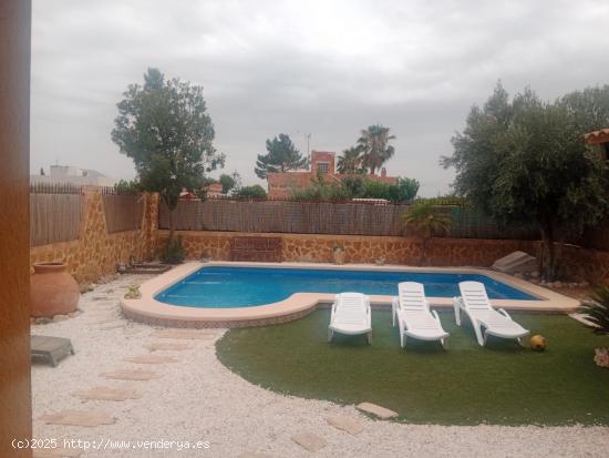 CASA DE CAMPO EN ARNEVA CON PISCINA PRIVADA - ALICANTE