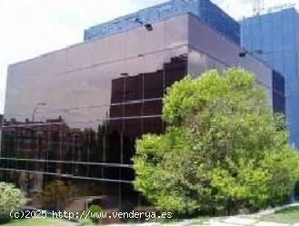 Edificio exclusivo de oficinas situado en Pozuelo Alarcón junto al cercanías - MADRID