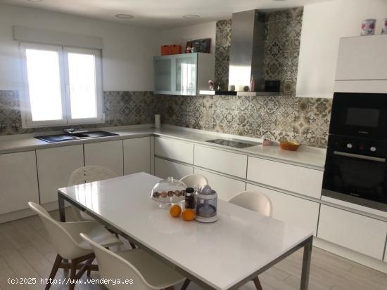 Preciosa casa en Avenida principal de Santiago el Mayor !!! - MURCIA