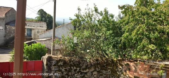 DOS CASAS de piedra, con patio. Zona XINZO DE LIMIA. - ORENSE