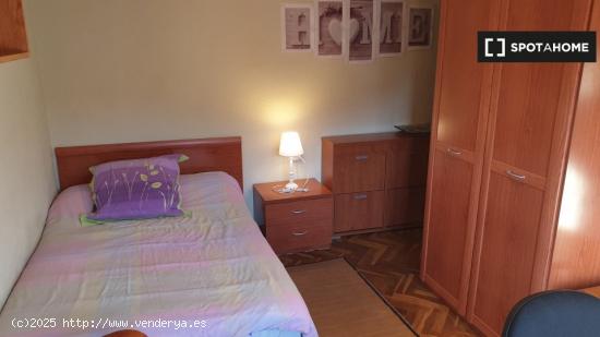 Habitación individual en el centro de Salamanca - Mujeres - SALAMANCA