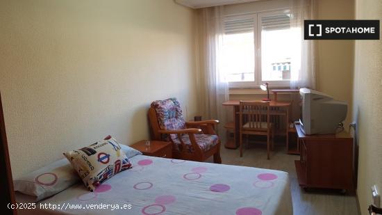 Alquiler de habitaciones en piso de 4 habitaciones en Salamanca - Mujeres - SALAMANCA