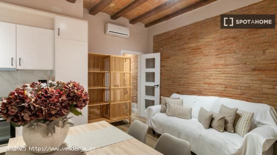 Cómodo apartamento en el centro de Barcelona - BARCELONA