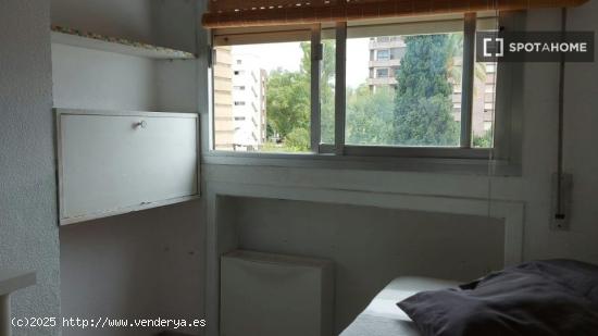 Se alquila habitación en piso compartido en Murcia - MURCIA