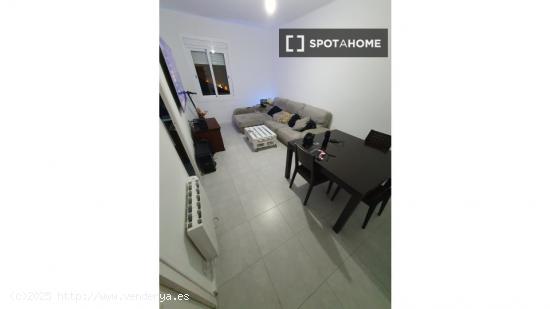 Habitación en piso compartido en barcelona. - BARCELONA