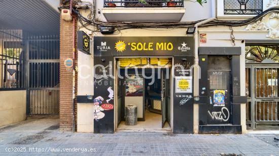 ¡Oportunidad en Arrancapins! Local-Bar con Licencia en Venta en la Calle Alberique - VALENCIA