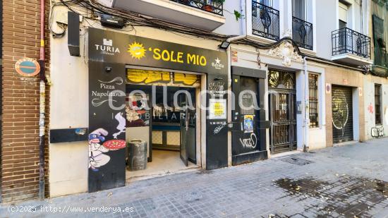 ¡Oportunidad en Arrancapins! Local-Bar con Licencia en Venta en la Calle Alberique - VALENCIA