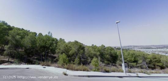 VENTA SOLAR EN URBANIZACIÓN MONTEPINAR - MURCIA