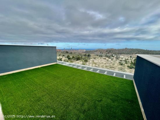  ATICO DUPLEX EN FINESTRAT CON VISTAS AL MAR - ALICANTE 