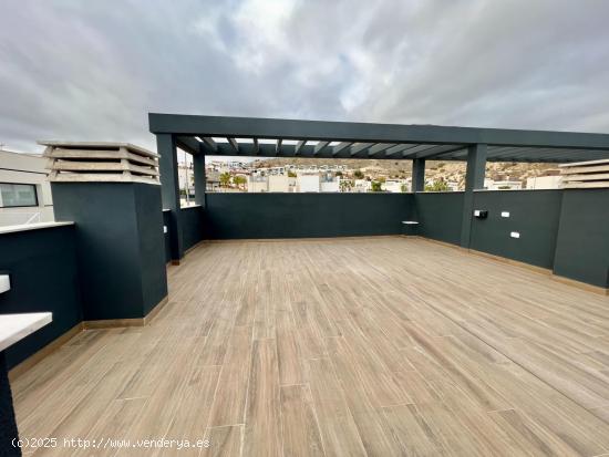 ATICO DUPLEX EN FINESTRAT CON VISTAS AL MAR - ALICANTE