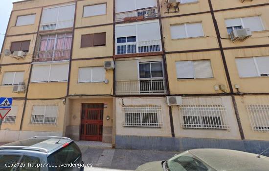 Se vende piso OKUPA en Cartagena (Murcia). - MURCIA