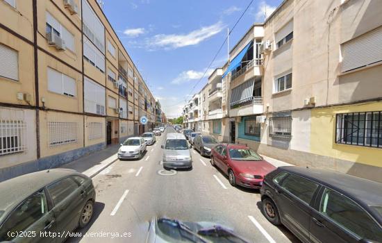 Se vende piso OKUPA en Cartagena (Murcia). - MURCIA