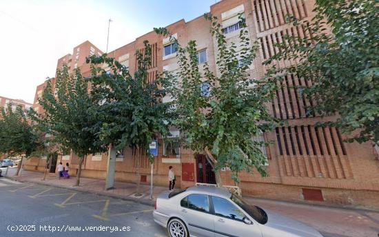 Se vende piso OKUPA en Murcia (Murcia). - MURCIA