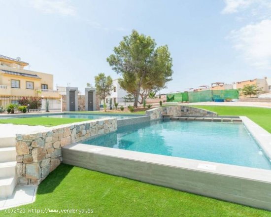 Casa-Chalet en Venta en Torrevieja Alicante