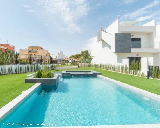  Casa-Chalet en Venta en Torrevieja Alicante 