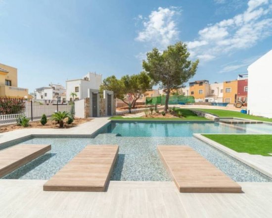 Casa-Chalet en Venta en Torrevieja Alicante