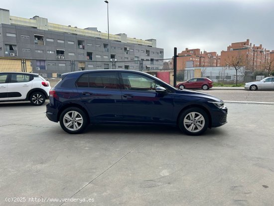 Volkswagen Golf Life 1.0 TSI 81kW (110CV) - Parla