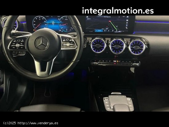 Mercedes CLA CLA 180 - ONLINE