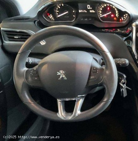 Peugeot 208  3P  1.2L PureTech 60KW (82CV) Style - Quintanar De La Orden