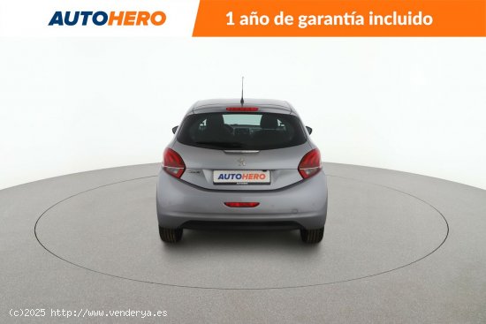 Peugeot 208 1.2 PureTech Signature - 