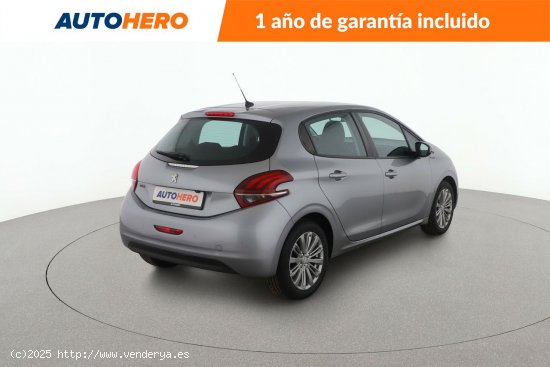 Peugeot 208 1.2 PureTech Signature - 