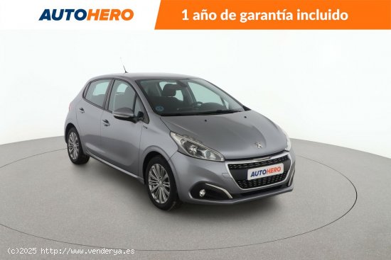 Peugeot 208 1.2 PureTech Signature - 