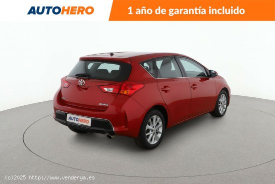 Toyota Auris 2.0 D-4D Active - 