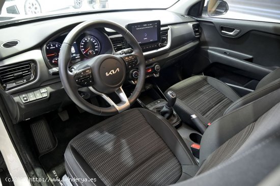 Kia Stonic   1.0 TGDi 74kW 100CV MHEV iMT Drive - 