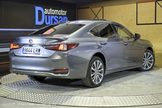 Lexus ES   2.5 300h Premium - 