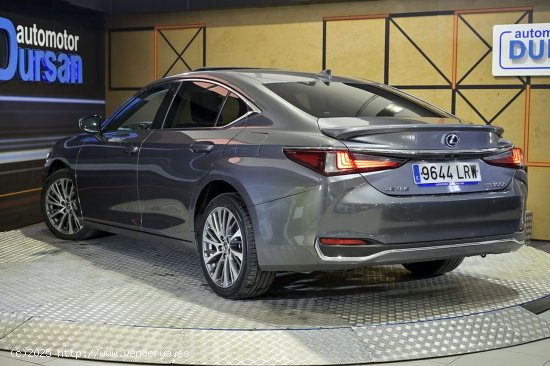 Lexus ES   2.5 300h Premium - 